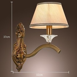Applique da parete classica in ottone con paralume in tessuto