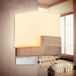 Applique da parete classica Mini in legno/bambù finitura ottone con luce verso l'alto