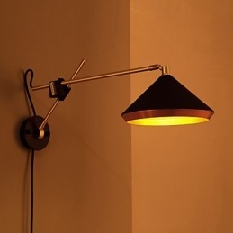 Applique da parete con braccio oscillante in ferro battuto stile rustico industriale