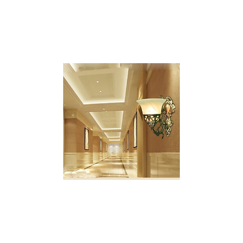 Applique da parete in metallo finitura bronzo, paralume in vetro bianco, E26/E27, 40 W, 28 cm