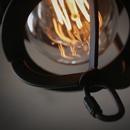 Applique da parete Mini Style in metallo nero e vetro bianco con lampadina inclusa