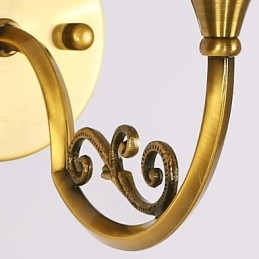 Applique da parete classica in metallo con paralume in tessuto
