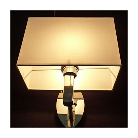 Applique da parete classica in ferro con paralume conico bianco