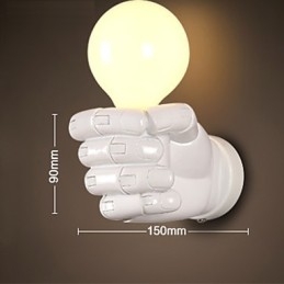 Applique da parete LED a forma di pugno europeo destro in resina, stile rustico