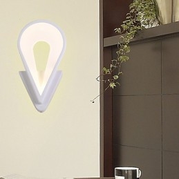 Applique da parete moderna in metallo e vetro con LED integrato 12 W bianca