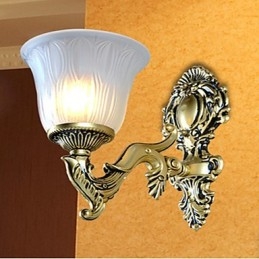 Applique da parete classica in metallo bronzo e vetro bianco