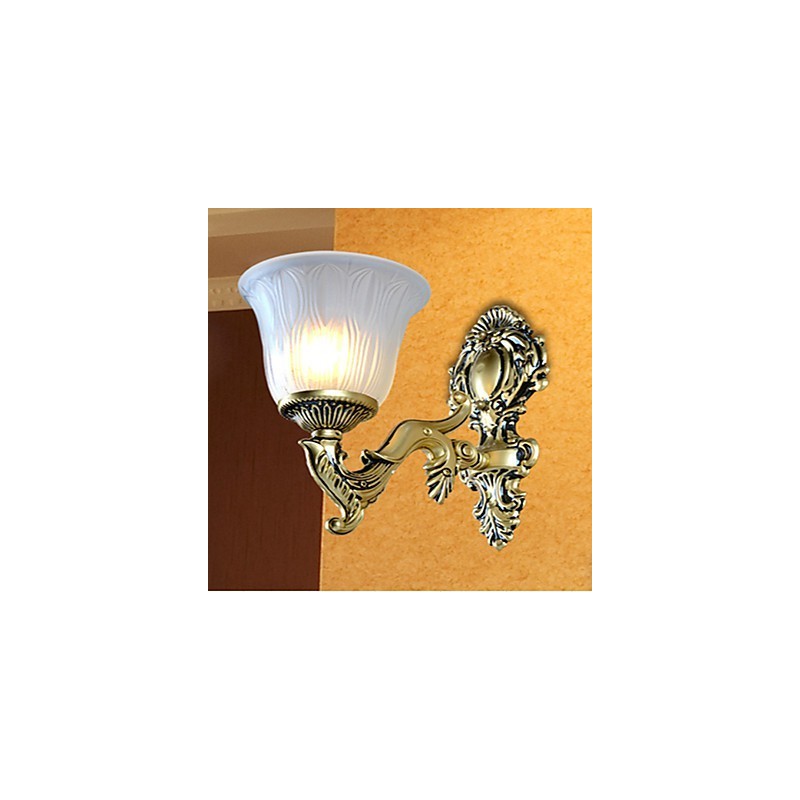 Applique da parete classica in metallo bronzo e vetro bianco