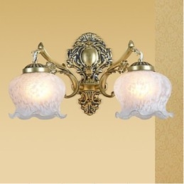 Applique da parete classica in bronzo con paralume in vetro bianco, 2 lampadine E26/E27