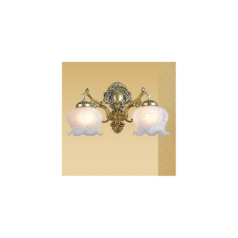 Applique da parete classica in bronzo con paralume in vetro bianco, 2 lampadine E26/E27