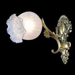 Applique da parete classica in metallo bronzo con paralume in vetro bianco