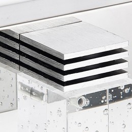 Applique da bagno LED moderna a 3 luci, paralume cubico in vetro, finitura argento