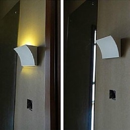 Applique da parete LED moderna in metallo bianco