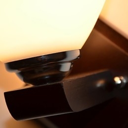Applique da parete in vetro moderna con luce calda per testata letto