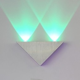 Applique da parete LED integrato moderna in metallo spazzolato verde