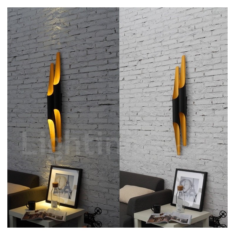Applique da parete moderna in metallo 70x6 cm 2 LED