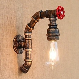 Applique da parete rustica in ottone anticato con luce ambientale