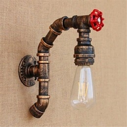 Applique da parete rustica in ottone anticato con luce ambientale