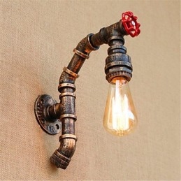 Applique da parete rustica in ottone anticato con luce ambientale