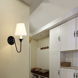 Applique da parete rustica in ossido nero con luce ambientale