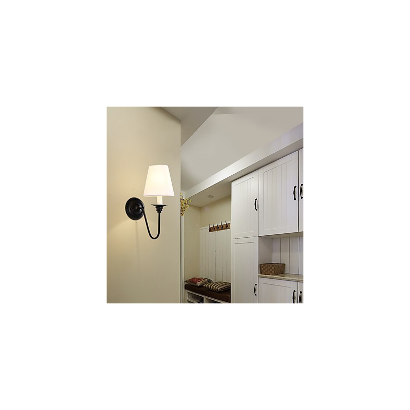 Applique da parete rustica in ossido nero con luce ambientale