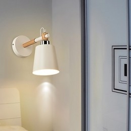Applique da parete moderna e contemporanea con luce ambientale