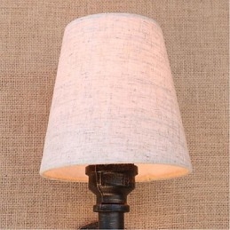 Applique da parete rustica in ottone con paralume in tessuto E27