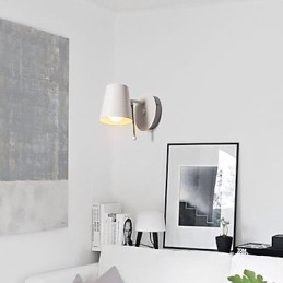 Applique da parete moderna contemporanea con luce ambientale