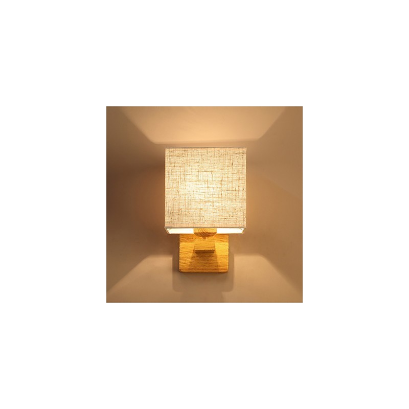 Lampada da tavolo in legno massello minimalista per comodino