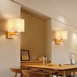 Lampada da tavolo in legno massello minimalista per comodino