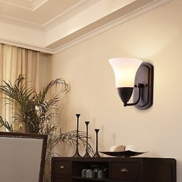 Applique da parete rustica finitura in ossido nero, luce ambientale, attacco E27
