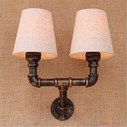 Applique da parete rustica in ottone con paralume in tessuto