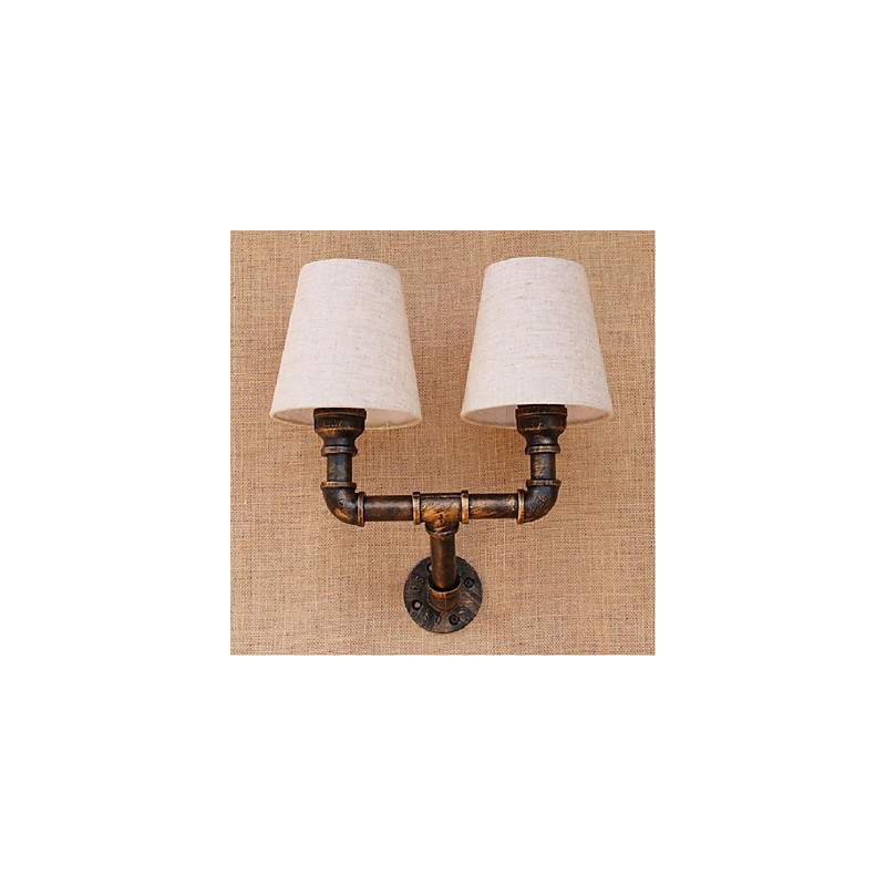 Applique da parete rustica in ottone con paralume in tessuto