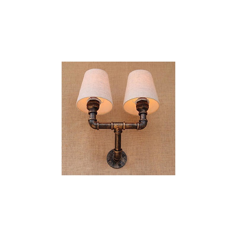 Applique da parete rustica in ottone con paralume in tessuto