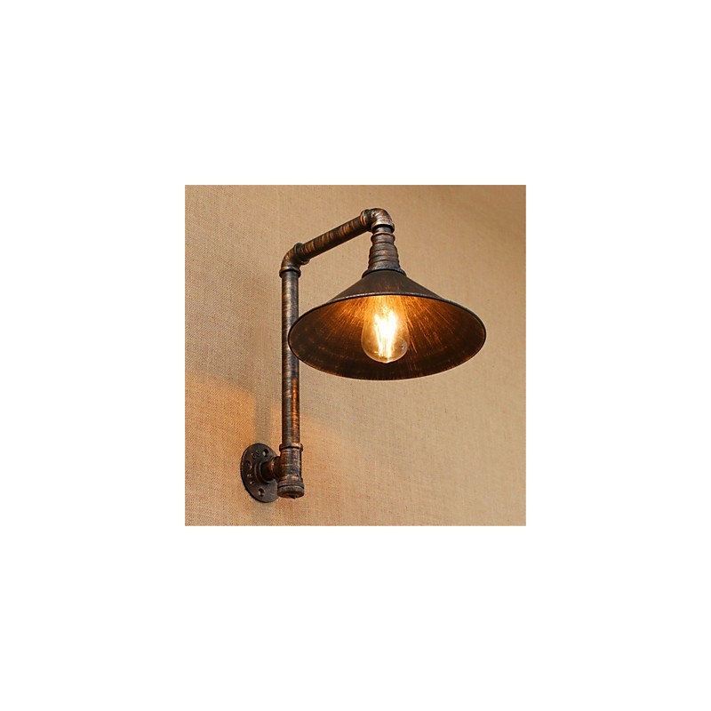 Applique da parete rustica in ottone anticato con luce ambientale