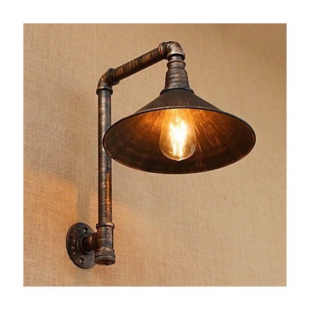 Applique da parete rustica in ottone anticato con luce ambientale