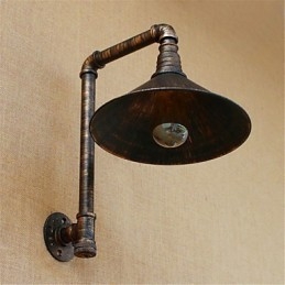 Applique da parete rustica in ottone anticato con luce ambientale