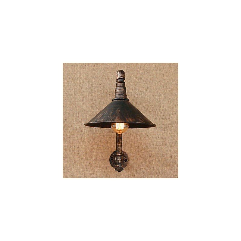 Applique da parete rustica in ottone anticato con luce ambientale