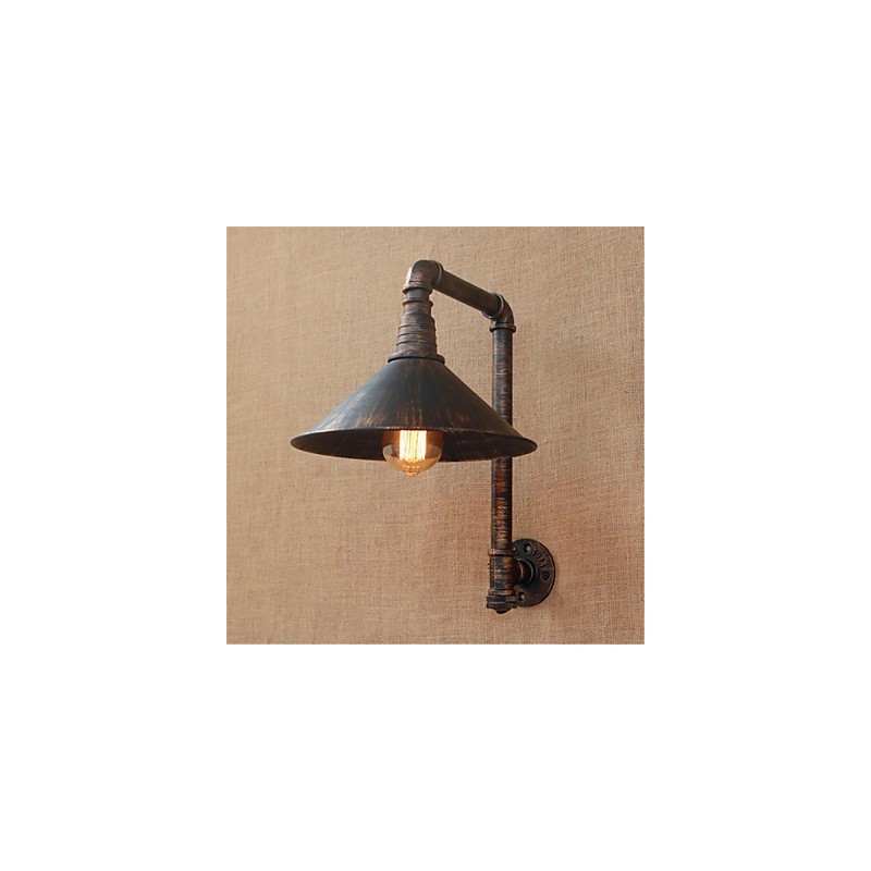 Applique da parete rustica in ottone anticato con luce ambientale