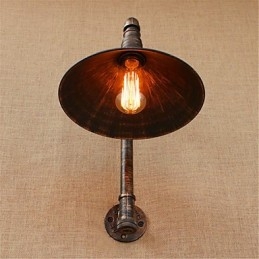 Applique da parete rustica in ottone anticato con luce ambientale