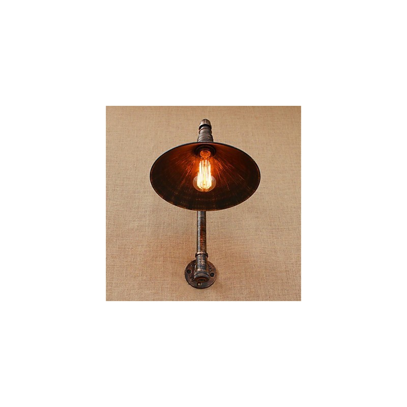 Applique da parete rustica in ottone anticato con luce ambientale