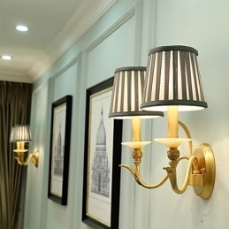 Applique da parete classica country in ottone, mini, 2 lampadine E12/E14, luce verso l'alto