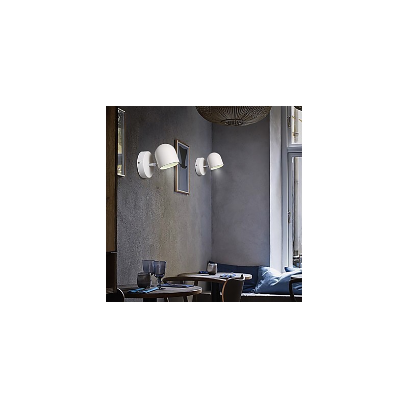 Applique da parete moderna e contemporanea con luce ambientale