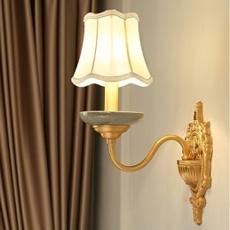 Applique da parete mini classica tradizionale in ottone con luce verso l'alto