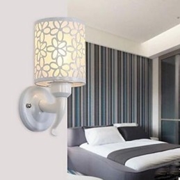 Applique da parete moderna e contemporanea con paralume in PVC E27 40W