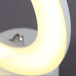 Applique da parete moderna e contemporanea dipinta con luce ambientale LED integrato