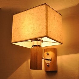Applique da parete mini con paralume in tessuto e legno massello