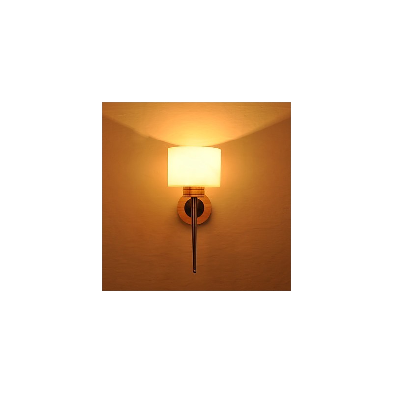 Applique da parete semplice con paralume in vetro e legno massello