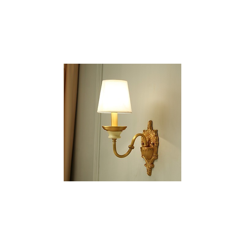 Applique da parete classica paese in ottone, mini uplight, lampadina inclusa
