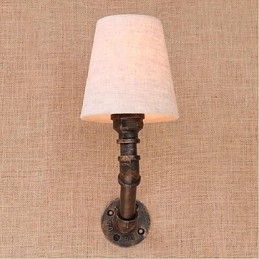 Applique da parete rustica in ottone con luce ambientale