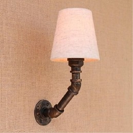 Applique da parete rustica in ottone con luce ambientale